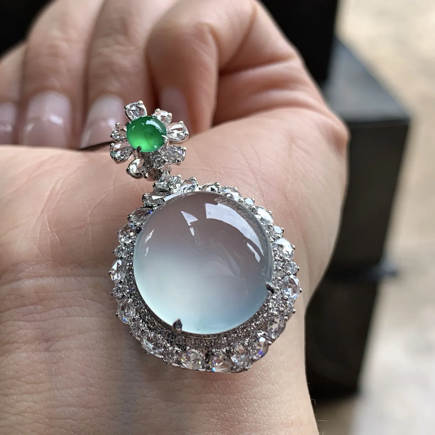 金钻镶嵌高冰吊坠^_^荧光十足 透亮 尺寸16.8