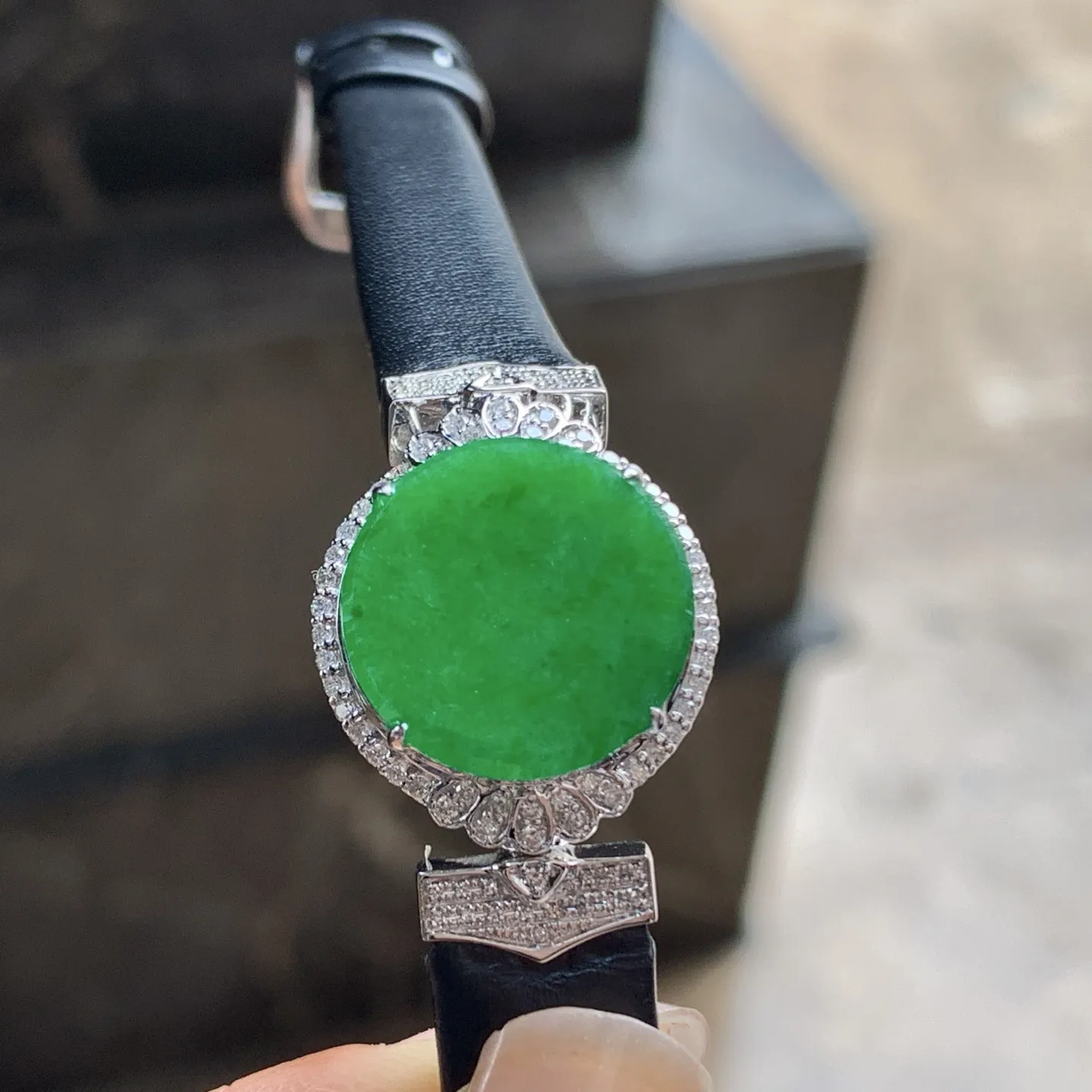 满色圆牌^_^手环
颜色漂亮 真金镶嵌