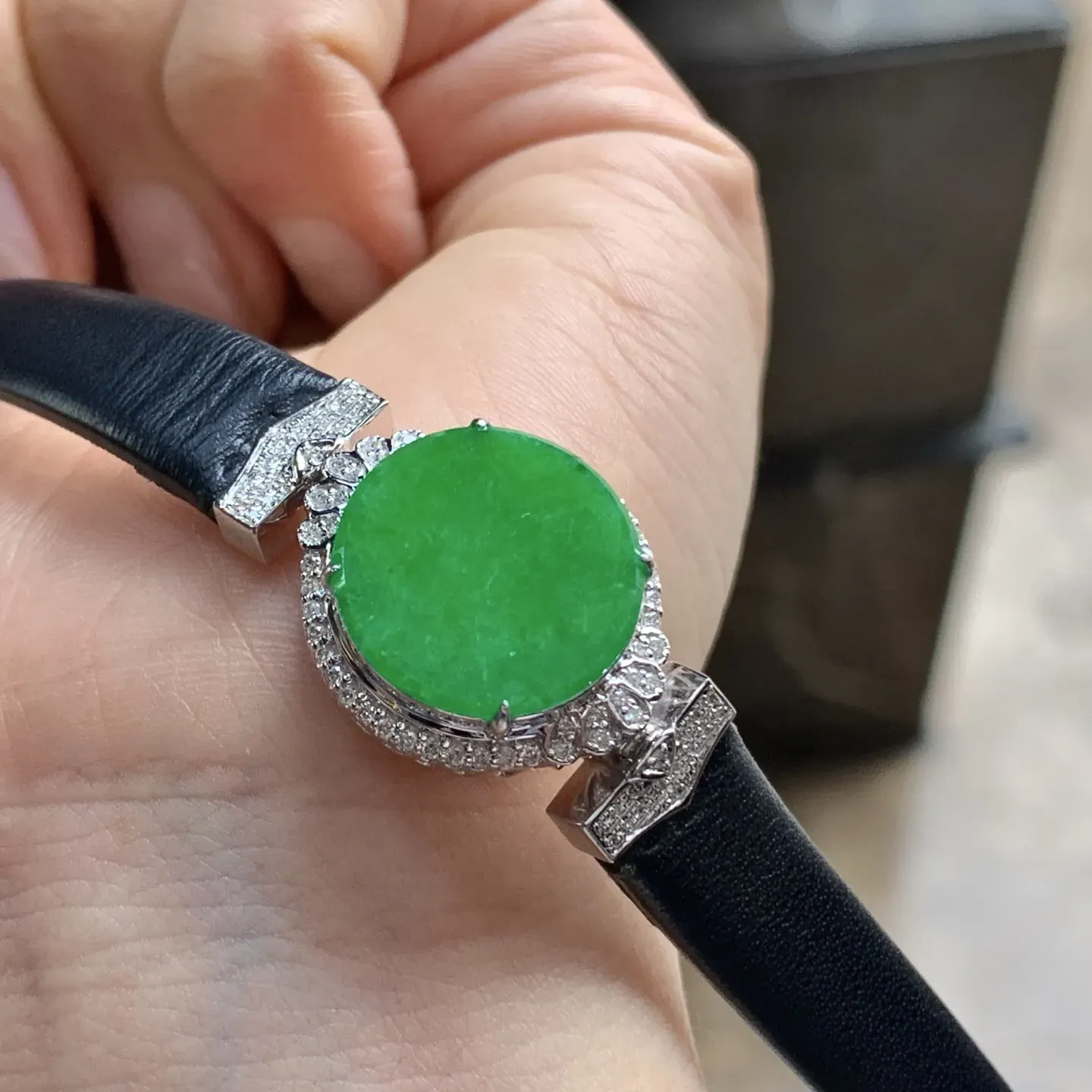 满色圆牌^_^手环
颜色漂亮 真金镶嵌