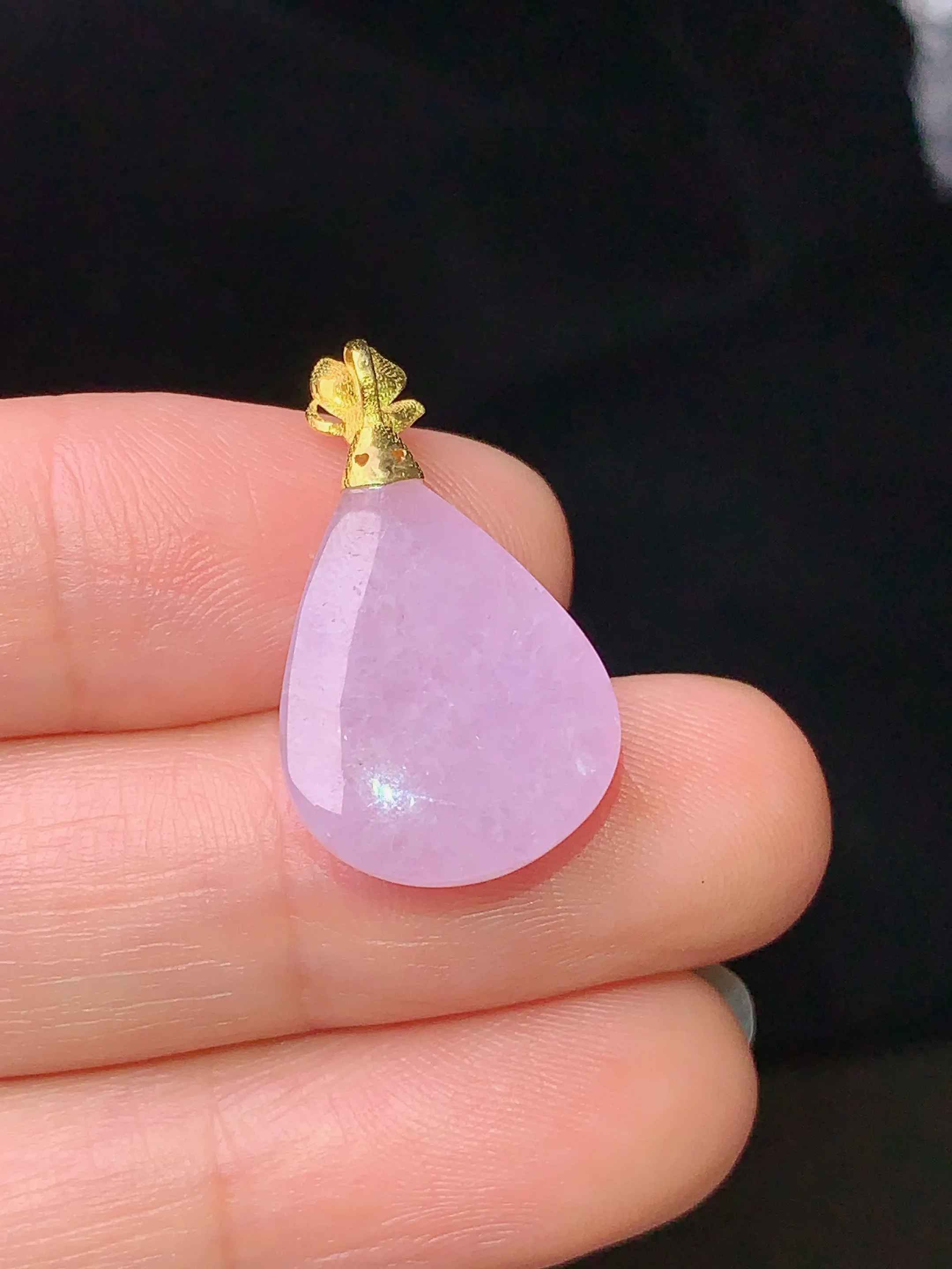 18k金钻镶嵌紫罗兰水滴吊坠 玉质细腻 水润亮眼 色泽艳丽 整体尺寸23.8*13.6*6