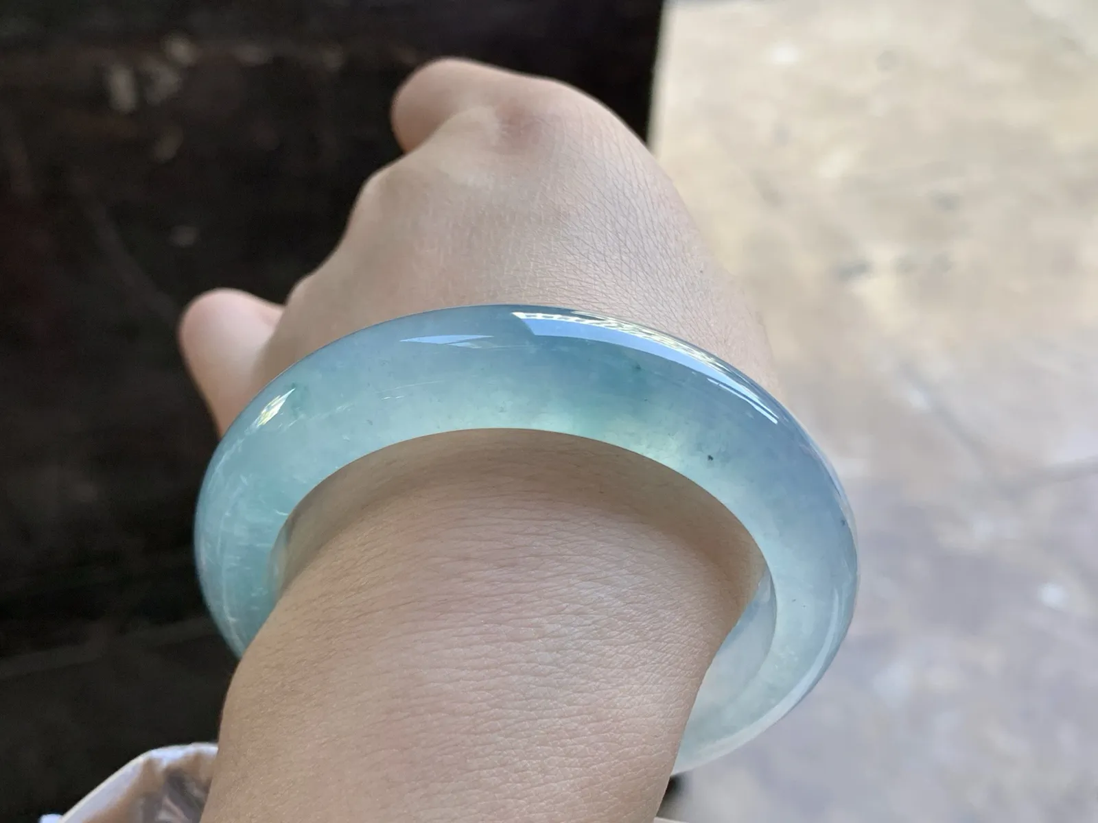 54-12.2-8

冰蓝花手镯^_^荧光十足 透亮