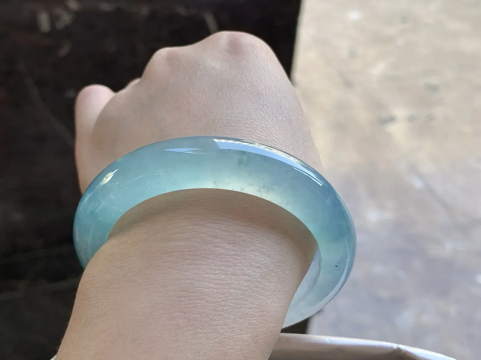 54-12.2-8

冰蓝花手镯^_^荧光十足 透亮