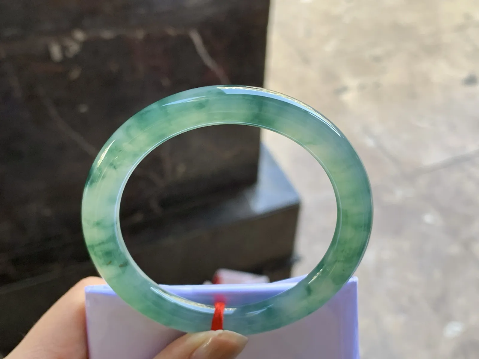 54.5-8.8

飘花圆条手镯^_^玉质温润