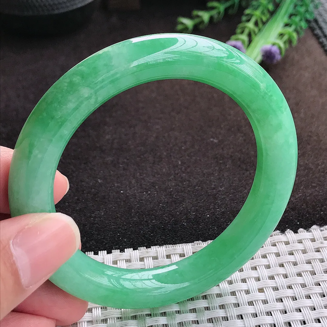 自然光56/10.9/10.6老坑精美辣阳绿满绿手镯圆条翡翠玉镯手环