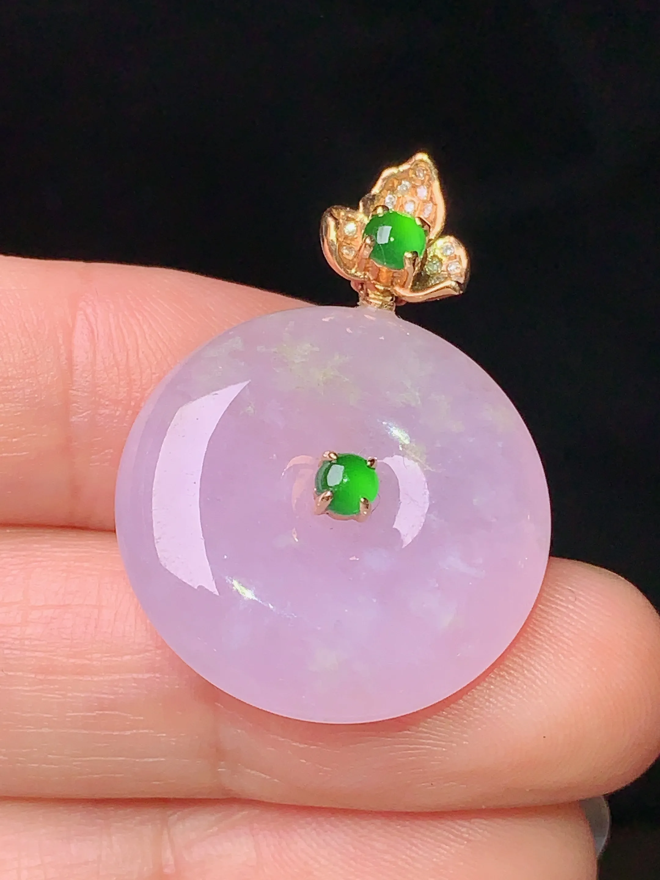 18k金钻镶嵌紫罗兰平安扣吊坠 玉质细腻 水润亮眼 色泽艳丽 整体尺寸30.8*22.2*6