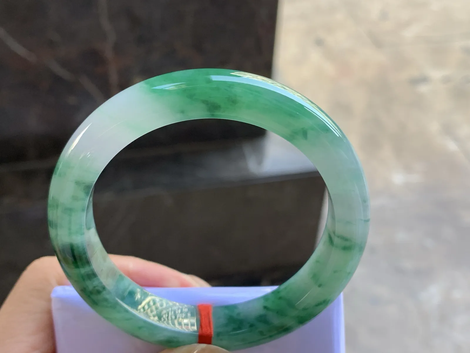 55.5-12.1-9

阳绿色手镯^_^色阳 玉质温润