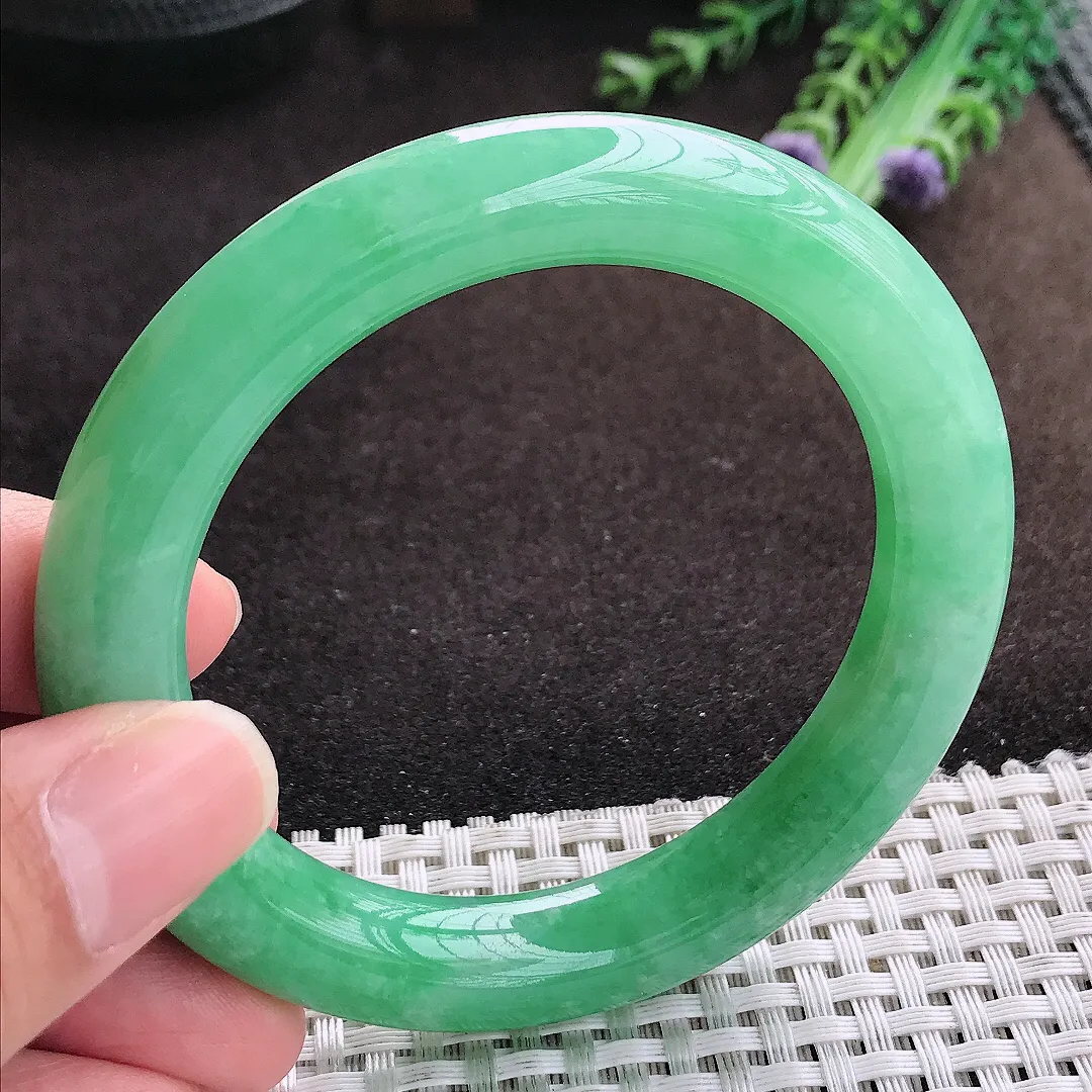 自然光56/10.9/10.6老坑精美辣阳绿满绿手镯圆条翡翠玉镯手环