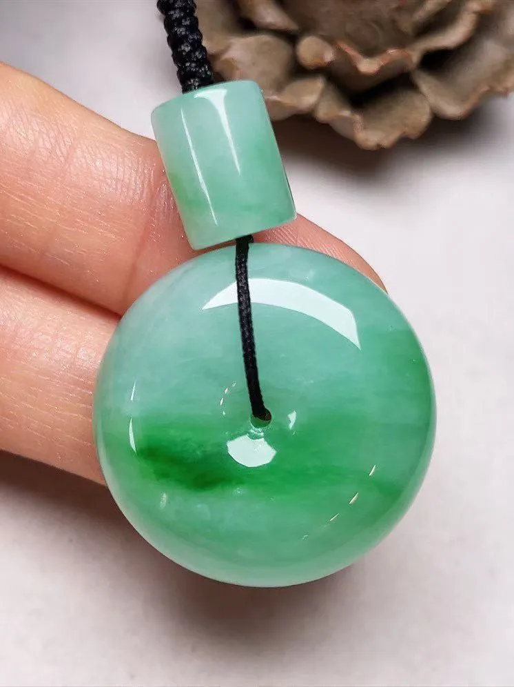 冰糯种飘绿【平安扣】吊坠，种水好，玉质细腻 ，卖相好‘