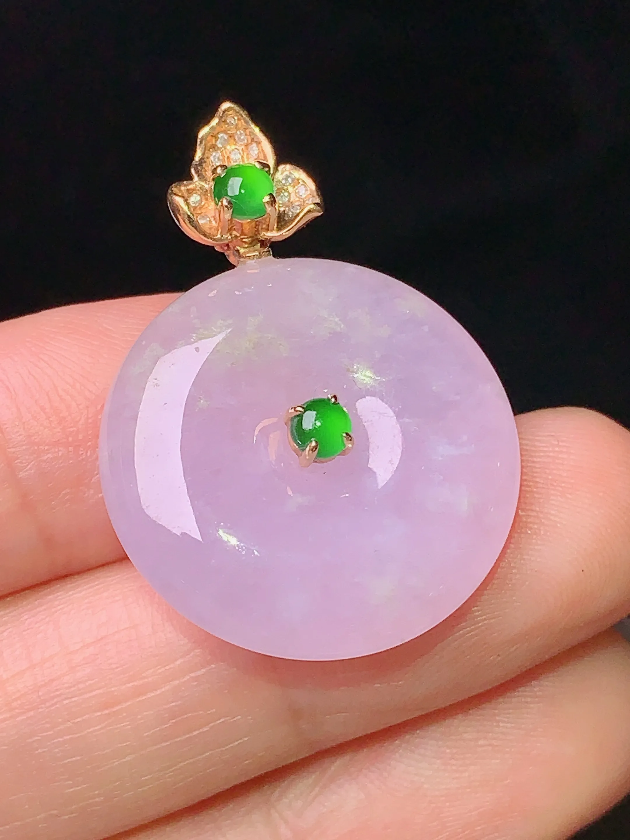 18k金钻镶嵌紫罗兰平安扣吊坠 玉质细腻 水润亮眼 色泽艳丽 整体尺寸30.8*22.2*6