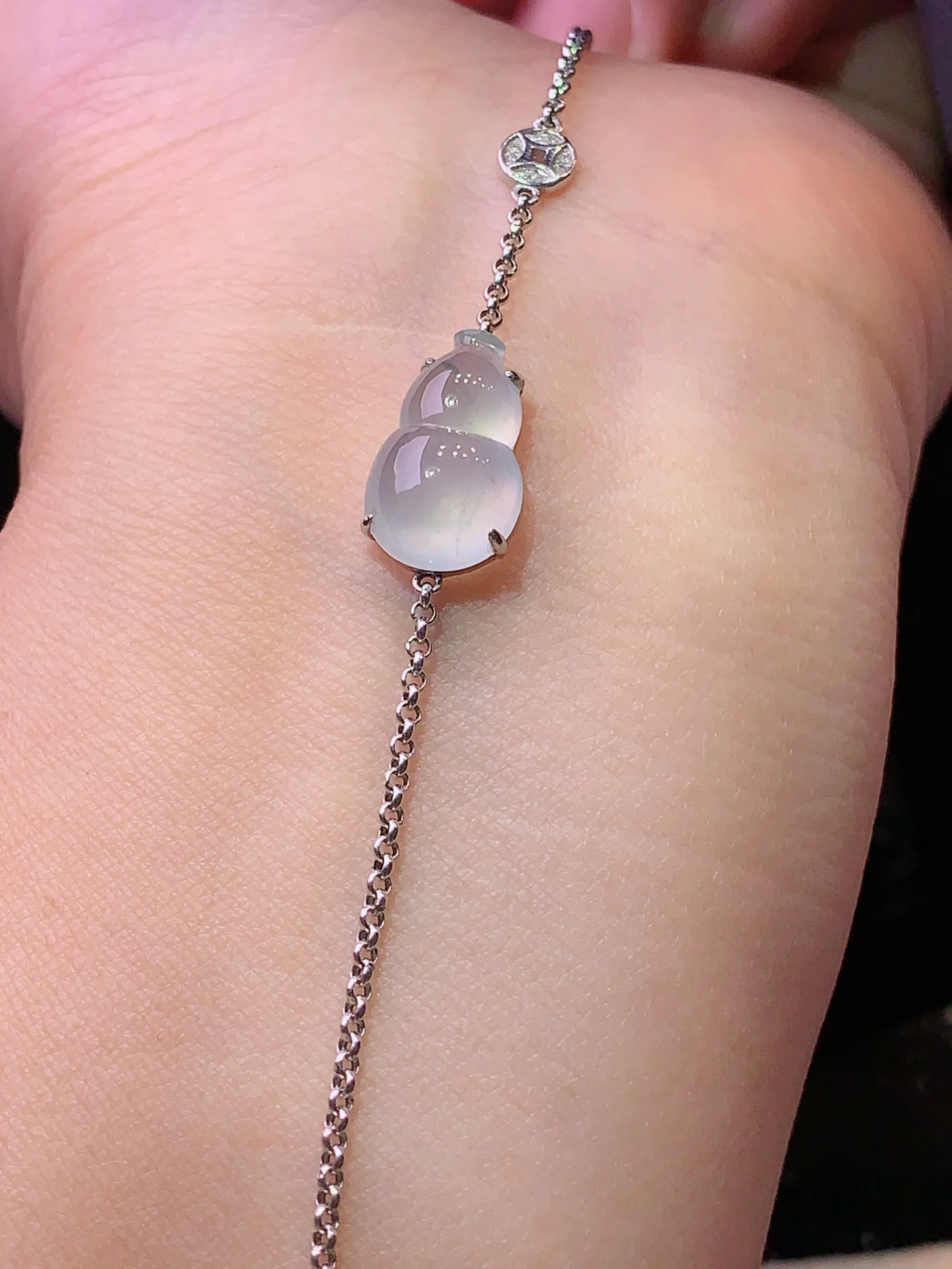 18k金镶嵌冰种葫芦手链 玉质细腻 色泽艳丽 水润亮眼  裸石尺寸13.8*8.6*5