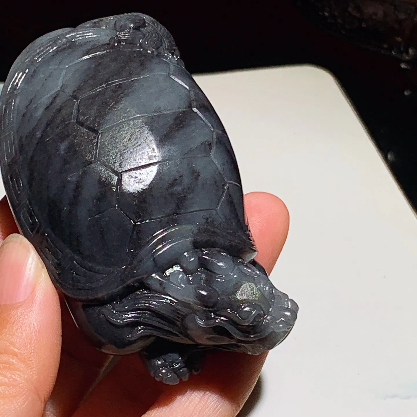 新疆和田玉籽料青花富贵长寿龙龟把件。尺寸83/45/30重170.5克 无裂无杂 玉质细腻油润 底色纯净 脂粉好，品质好。lt251025