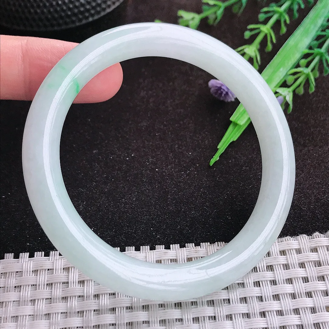 自然光55/8.9/8.6老坑秀气冰润飘绿圆条手镯翡翠玉镯手环