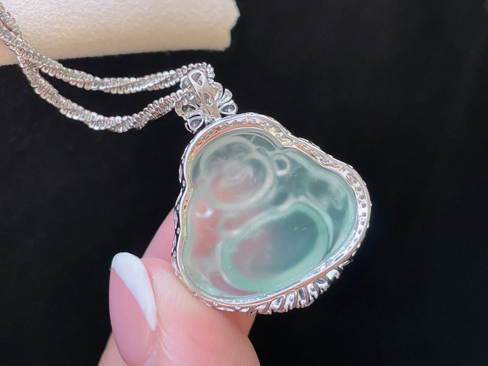 18K 冰种飘花·佛公

整30.7-24.5-9
裸19.3-22-3.6