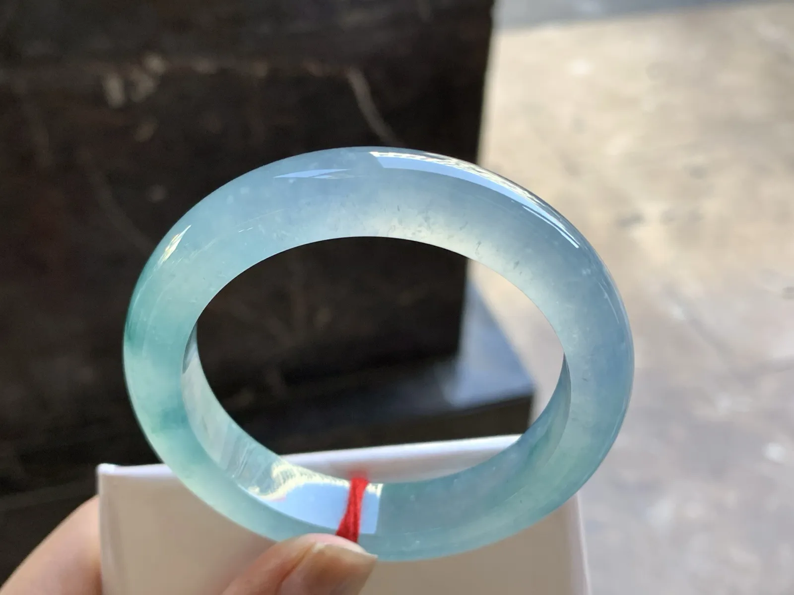 54-12.2-8

冰蓝花手镯^_^荧光十足 透亮