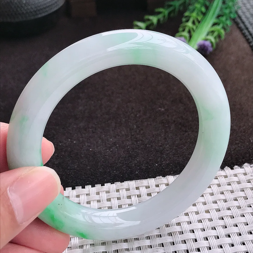 自然光55.5/10.5/10.7老坑精美温润飘阳绿圆条手镯翡翠玉镯手环