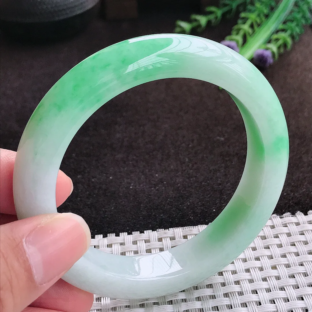 自然光57.8/12.6/9.5老坑精美冰润飘阳绿手镯宽边翡翠玉镯手环