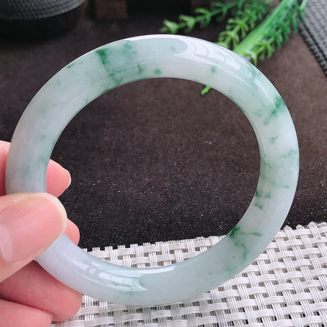 自然光57.8/10.8/10.2老坑精美温润飘花圆条手镯翡翠玉镯手环