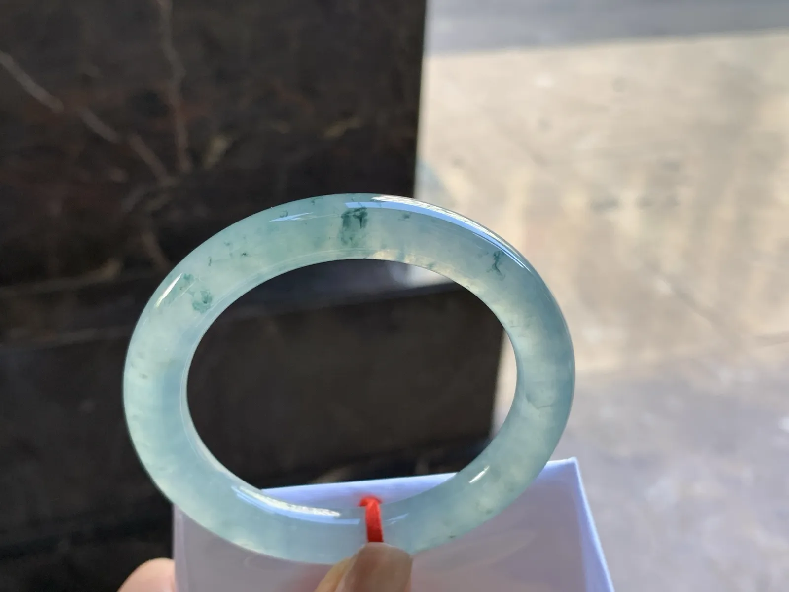 55-9.7

冰蓝花圆条手镯^_^透亮 飘花灵韵