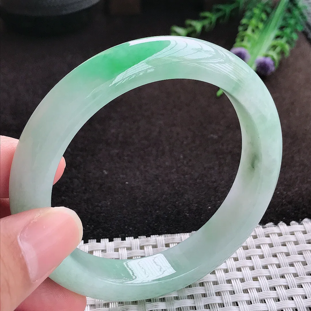 自然光59/12.9/9老坑精美冰润飘阳绿手镯宽边翡翠玉镯手环