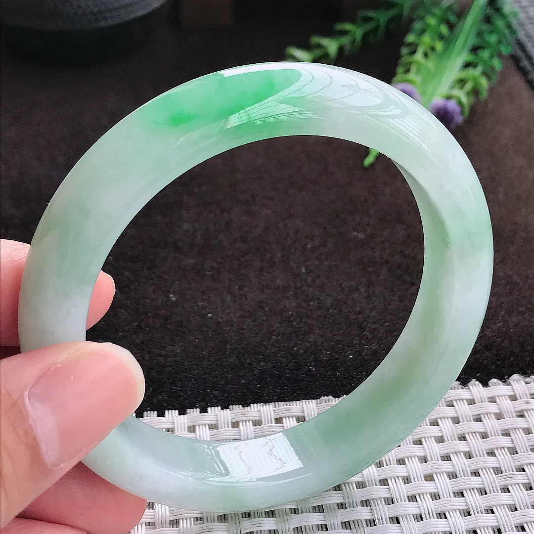 自然光59/12.9/9老坑精美冰润飘阳绿手镯宽边翡翠玉镯手环