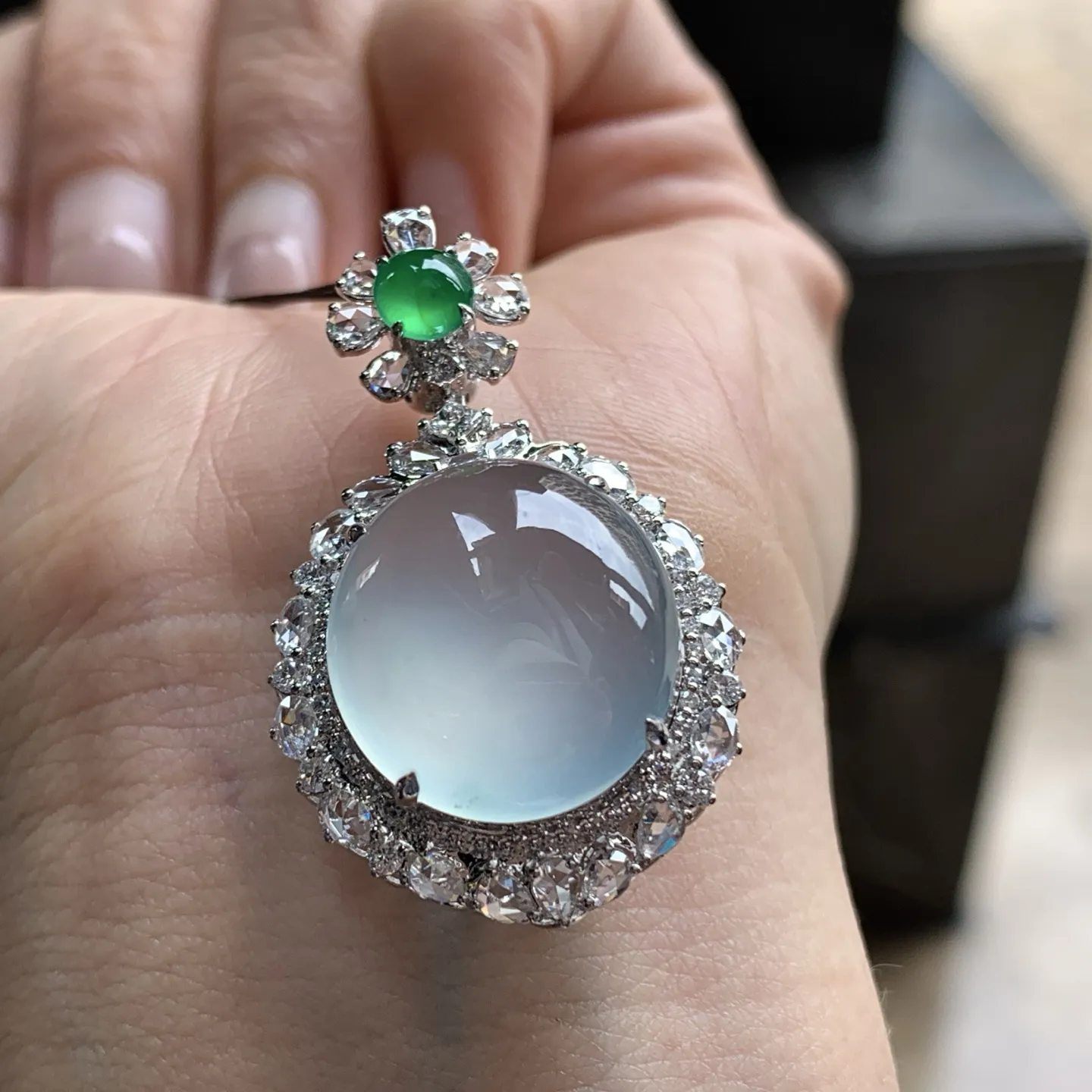 金钻镶嵌高冰吊坠^_^荧光十足 透亮 尺寸16.8