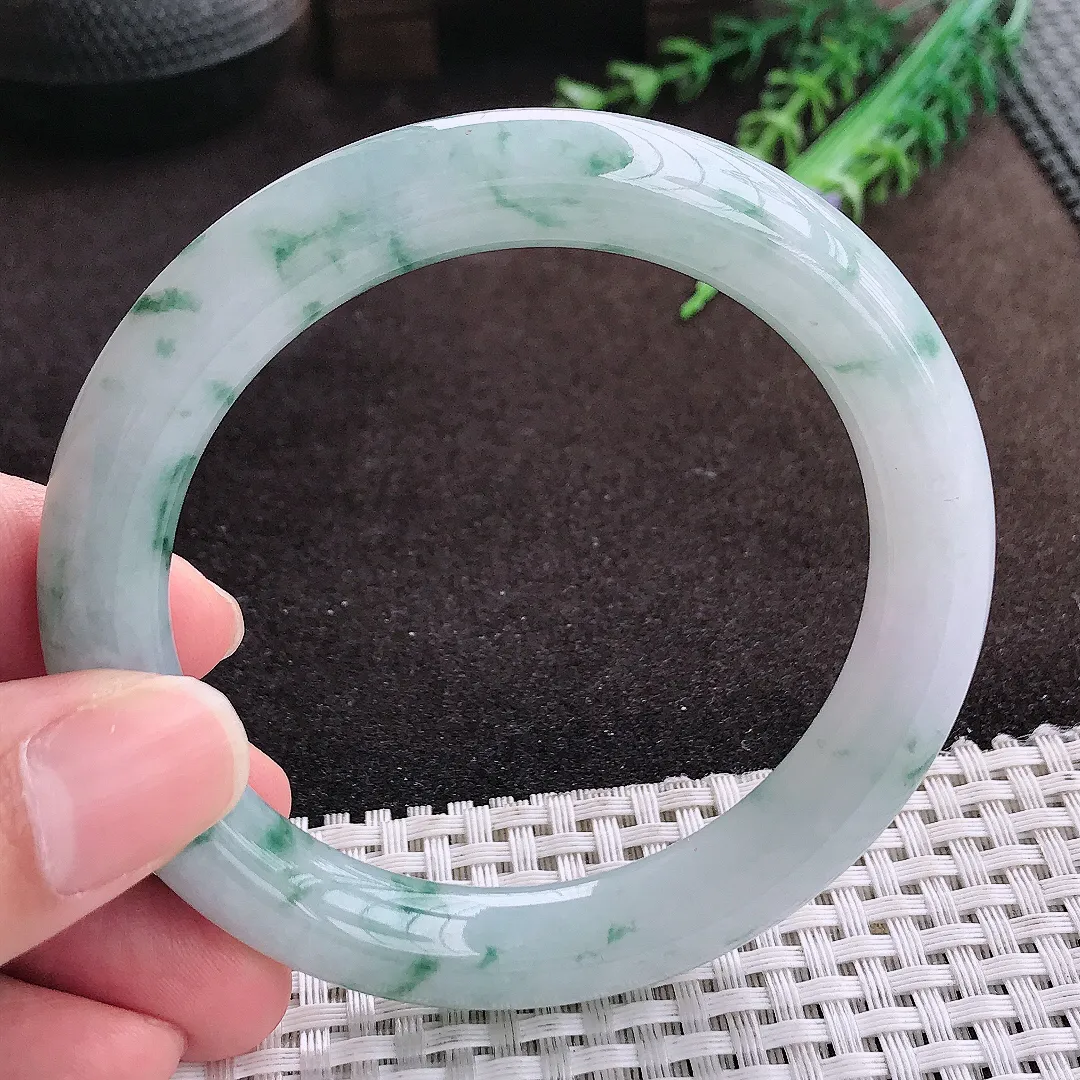 自然光57.8/10.8/10.2老坑精美温润飘花圆条手镯翡翠玉镯手环