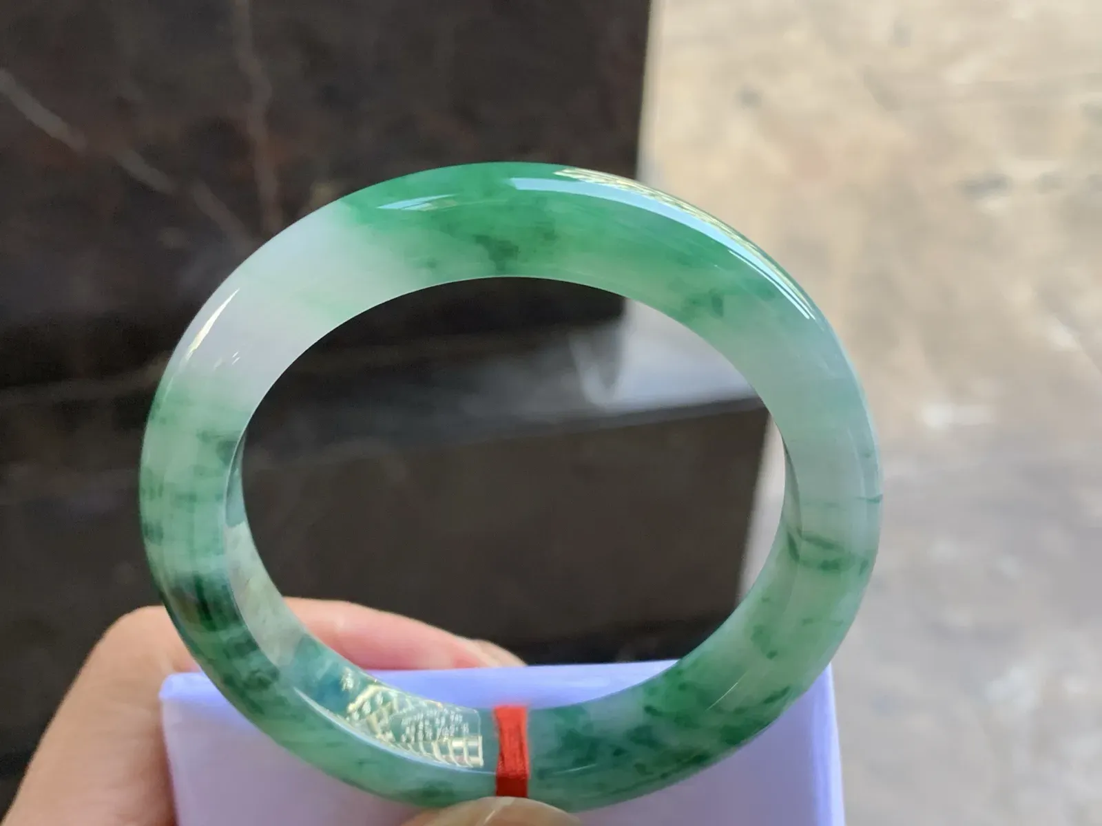 55.5-12.1-9

阳绿色手镯^_^色阳 玉质温润