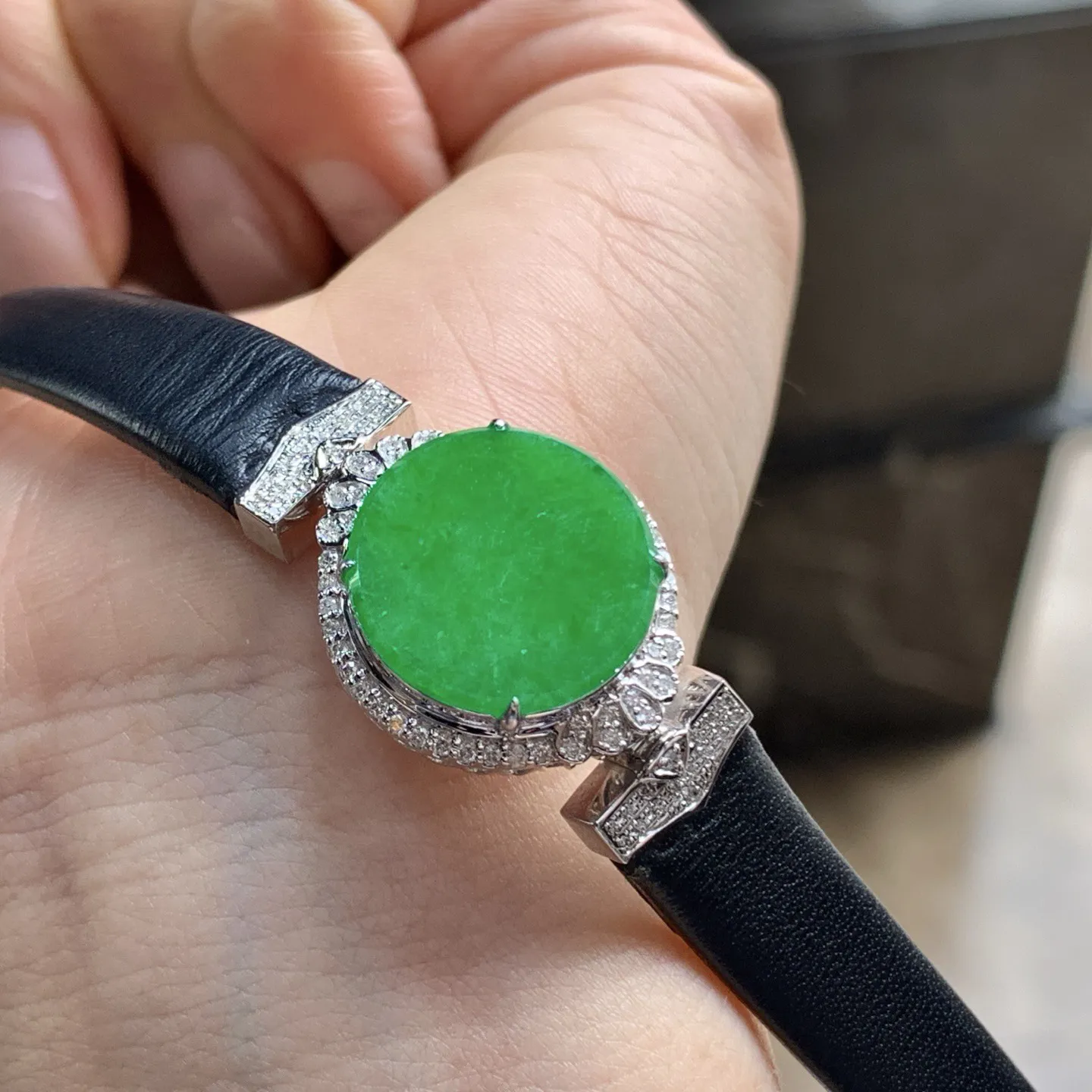 满色圆牌^_^手环
颜色漂亮 真金镶嵌