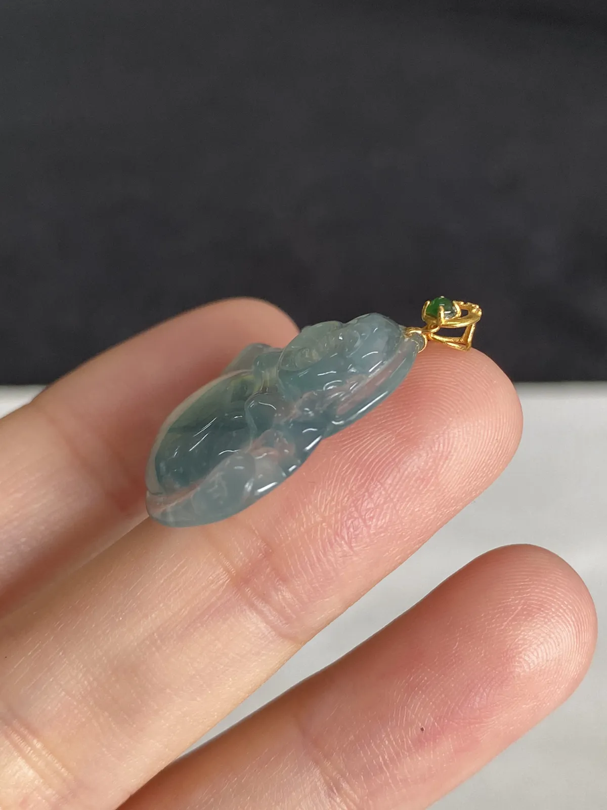 翡翠佛，印记：G18K,伴钻石（无色）