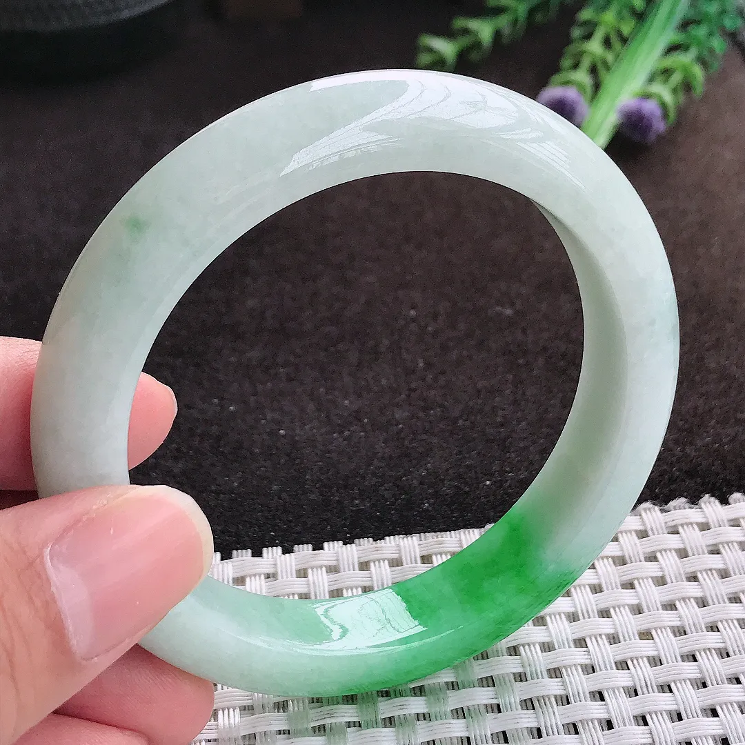 自然光56.5/12.3/9老坑精美温润飘阳绿手镯宽边翡翠玉镯手环