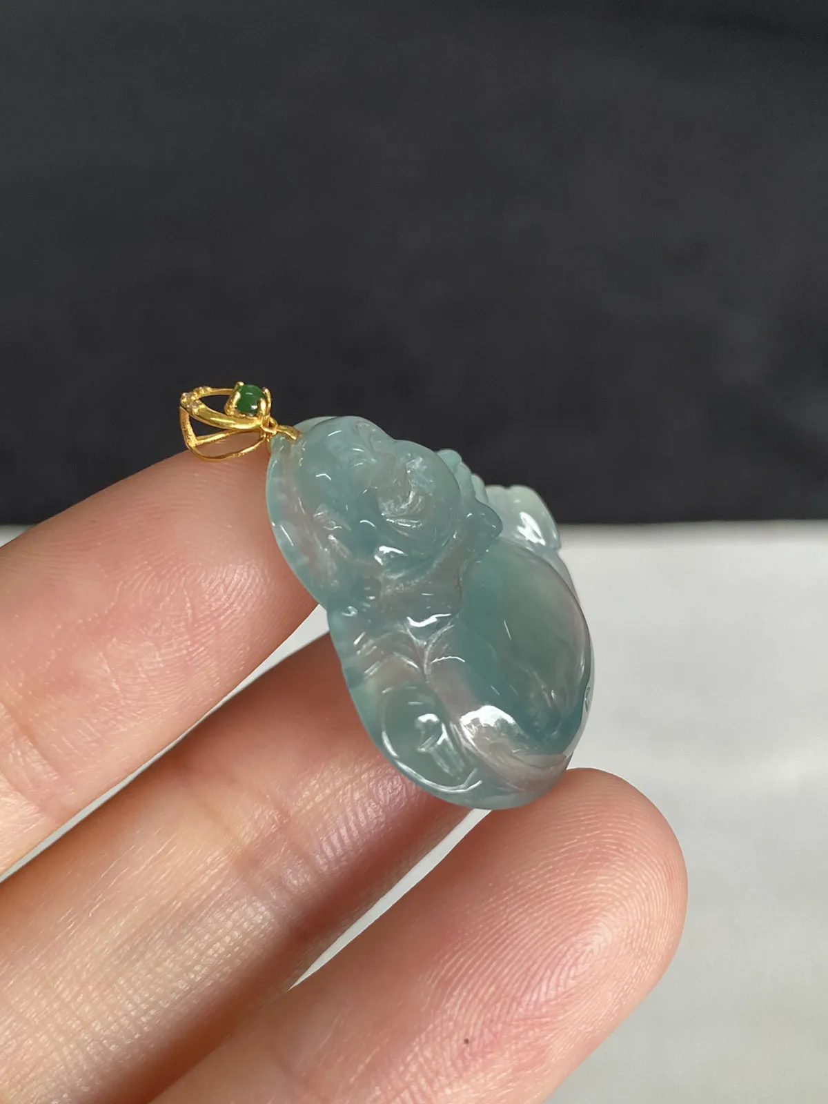 翡翠佛，印记：G18K,伴钻石（无色）