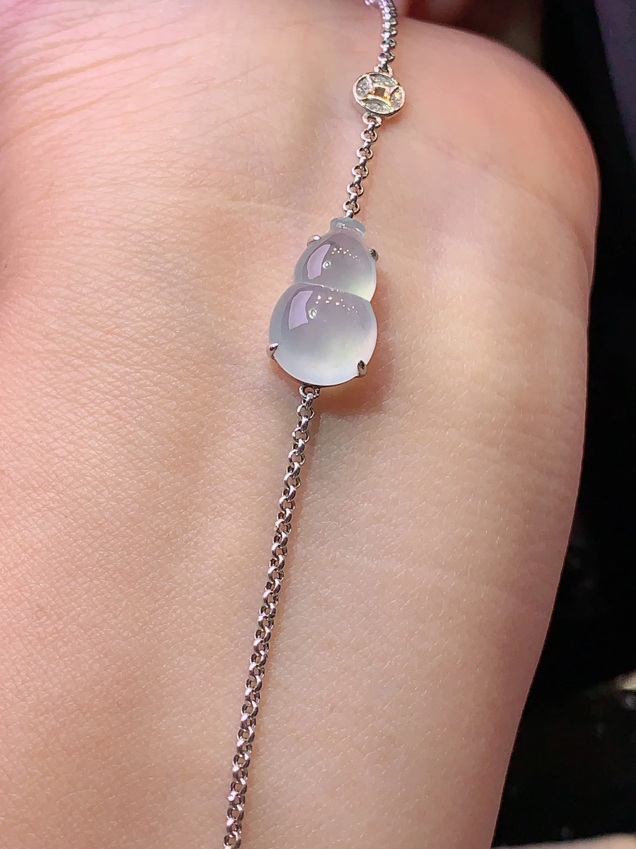 18k金镶嵌冰种葫芦手链 玉质细腻 色泽艳丽 水润亮眼  裸石尺寸13.8*8.6*5