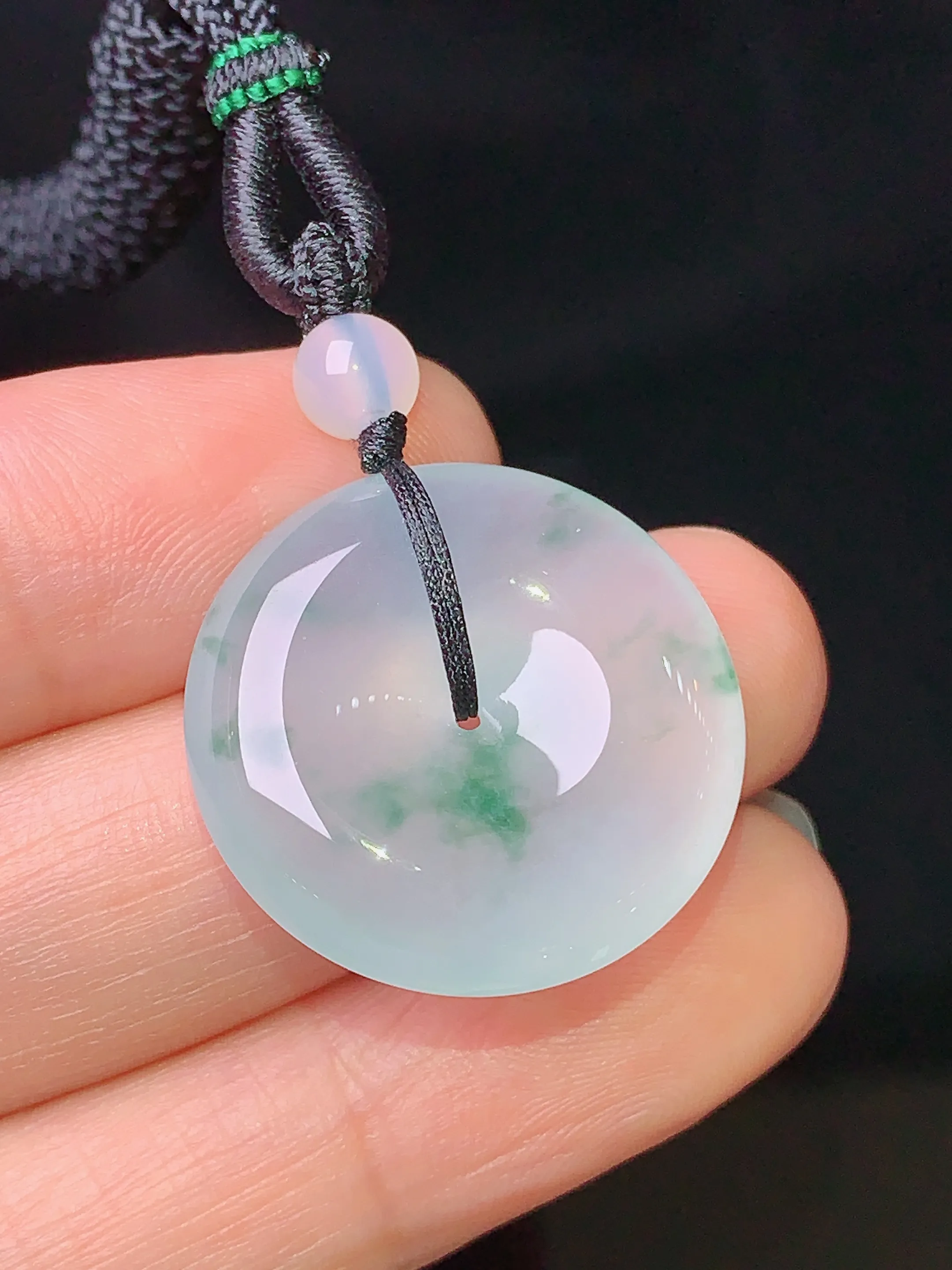 冰种平安扣吊坠 玉质细腻 色泽艳丽 水润亮眼  整体尺寸22.5*6.3