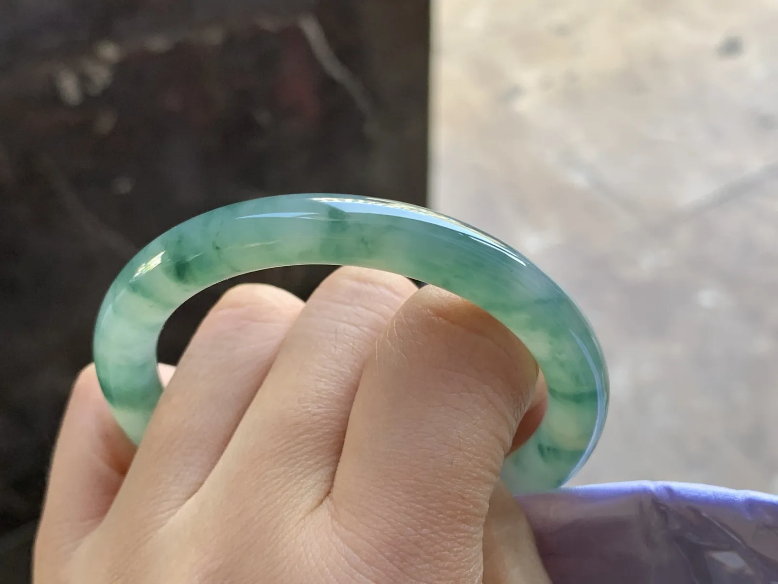 51.5-8

冰蓝花圆条手镯^_^飘花浓郁