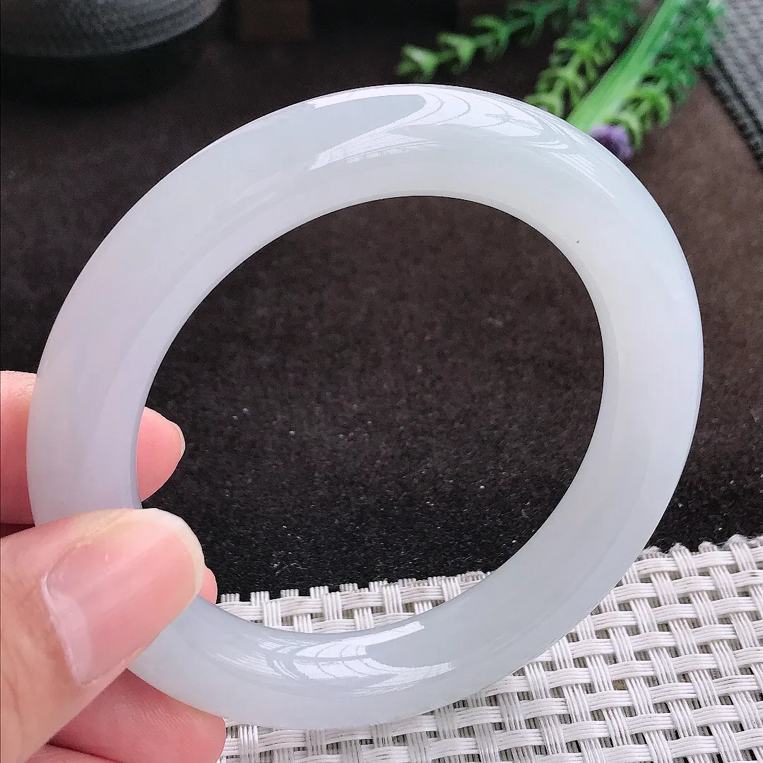 自然光56.5/11.3/11.5老坑冰胶果冻月光白胖圆条手镯翡翠玉镯手环