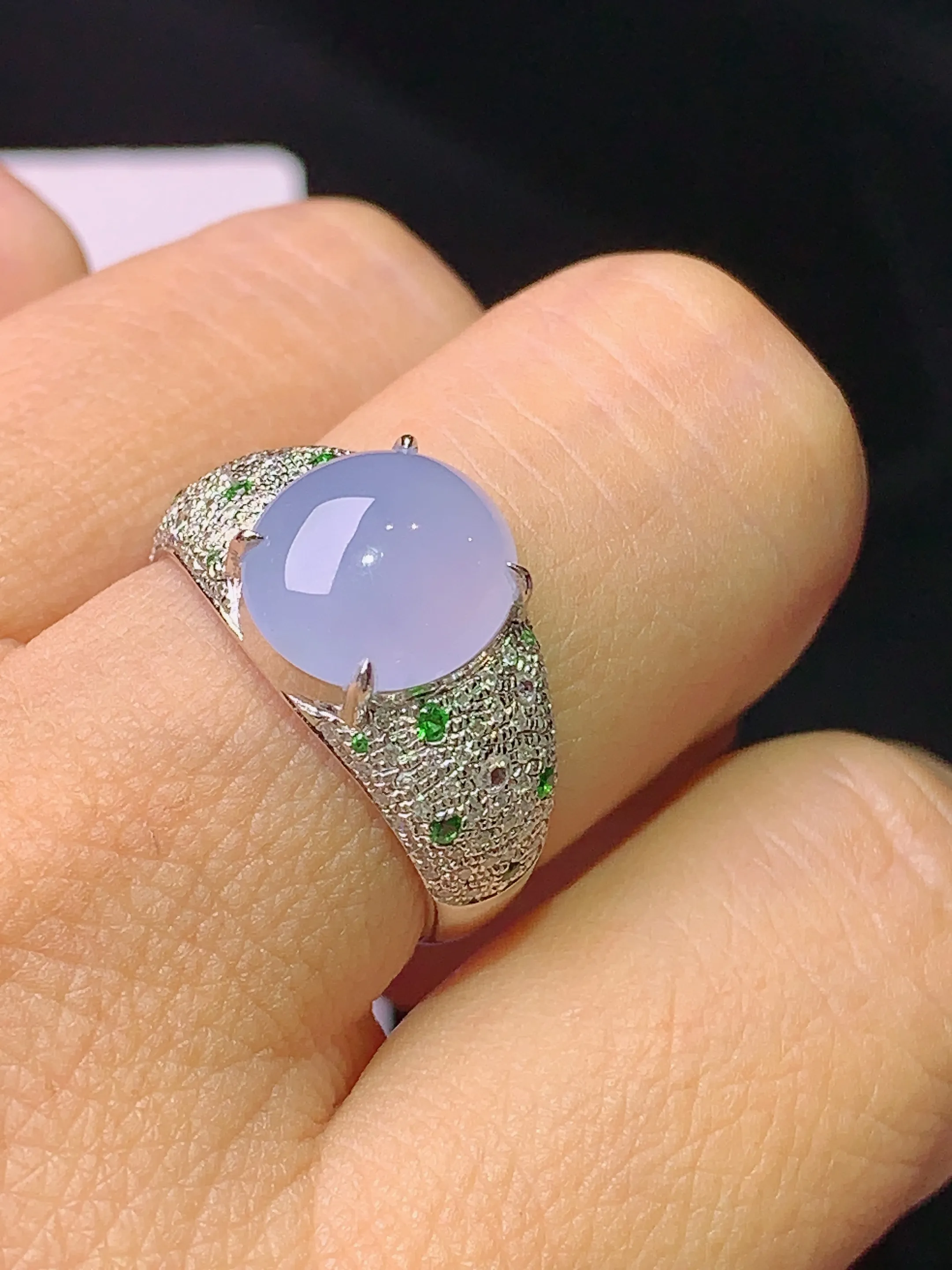 18k金钻镶嵌紫罗兰蛋面戒指 玉质细腻 水润亮眼  圈口13 整体尺寸10.5*9.3*4.2