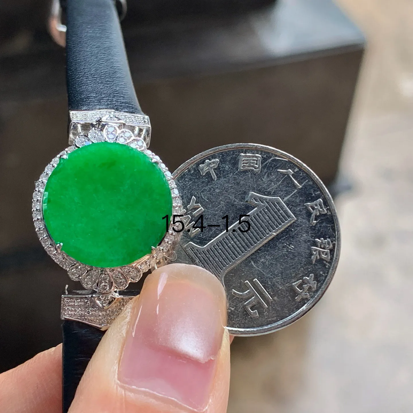 满色圆牌^_^手环
颜色漂亮 真金镶嵌