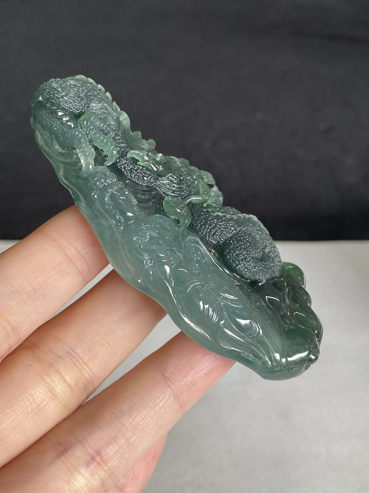 翡翠冰糯种飘绿吊坠