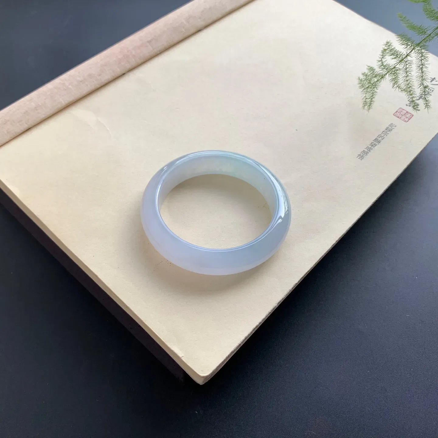 52.5圈口冰种正圈手镯 尺寸：52.5-12.8-8.5，无纹裂，白净光滑，水润起胶