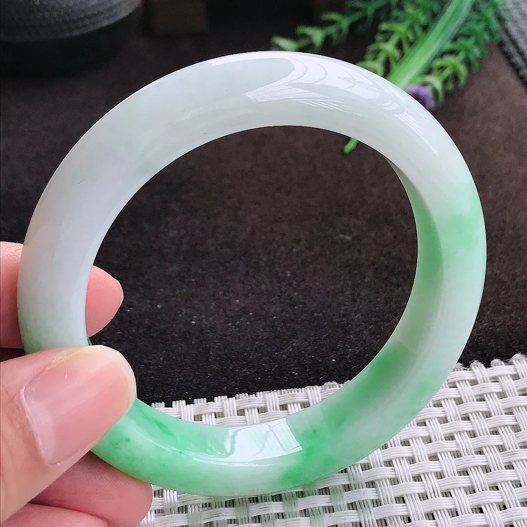 自然光57.8/12.6/9.5老坑精美冰润飘阳绿手镯宽边翡翠玉镯手环