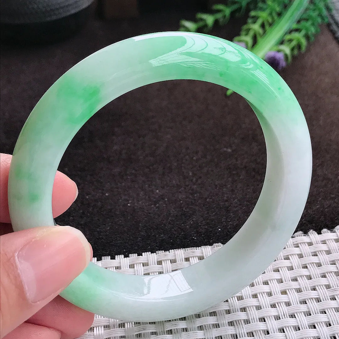 自然光57.8/12.6/9.5老坑精美冰润飘阳绿手镯宽边翡翠玉镯手环