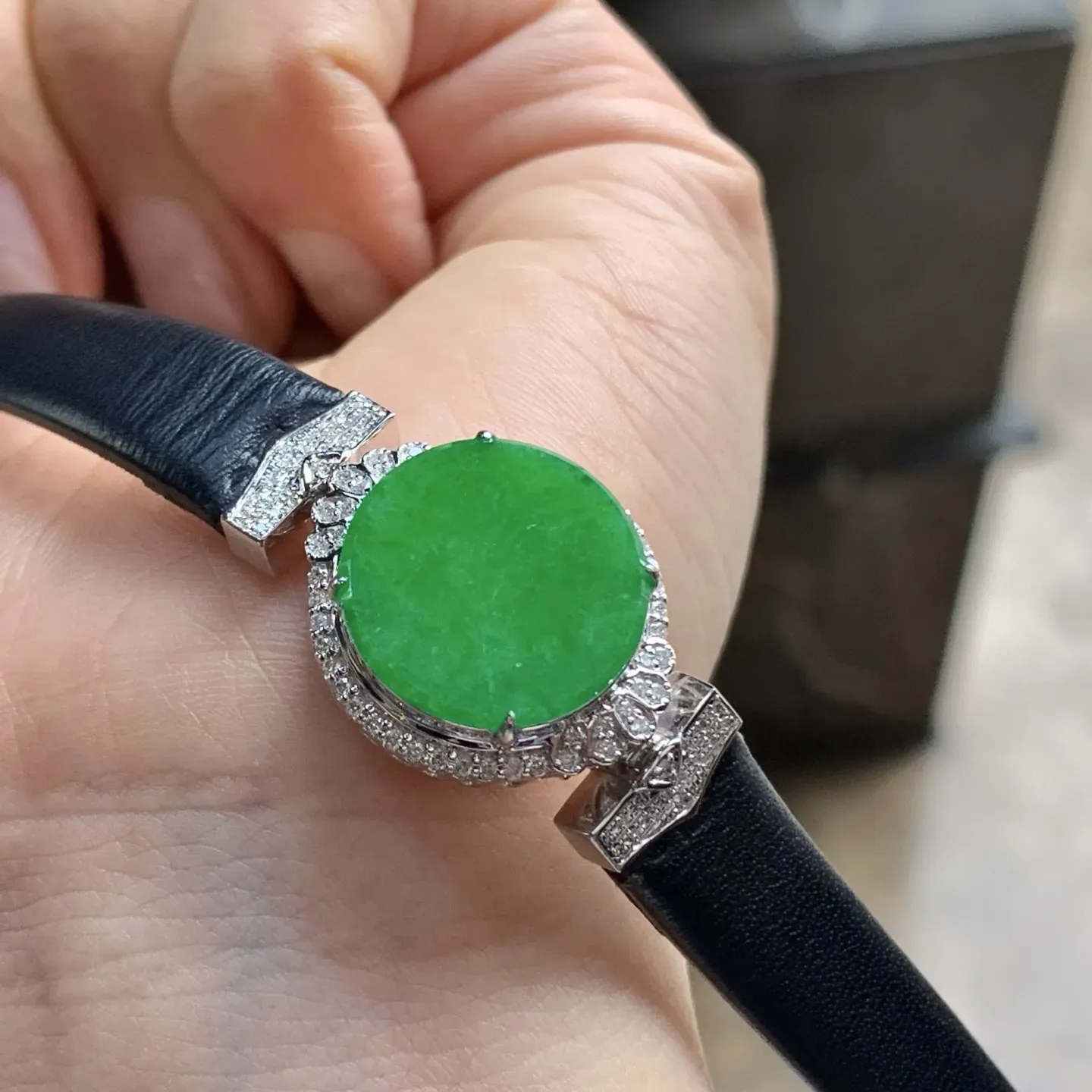 满色圆牌^_^手环
颜色漂亮 真金镶嵌