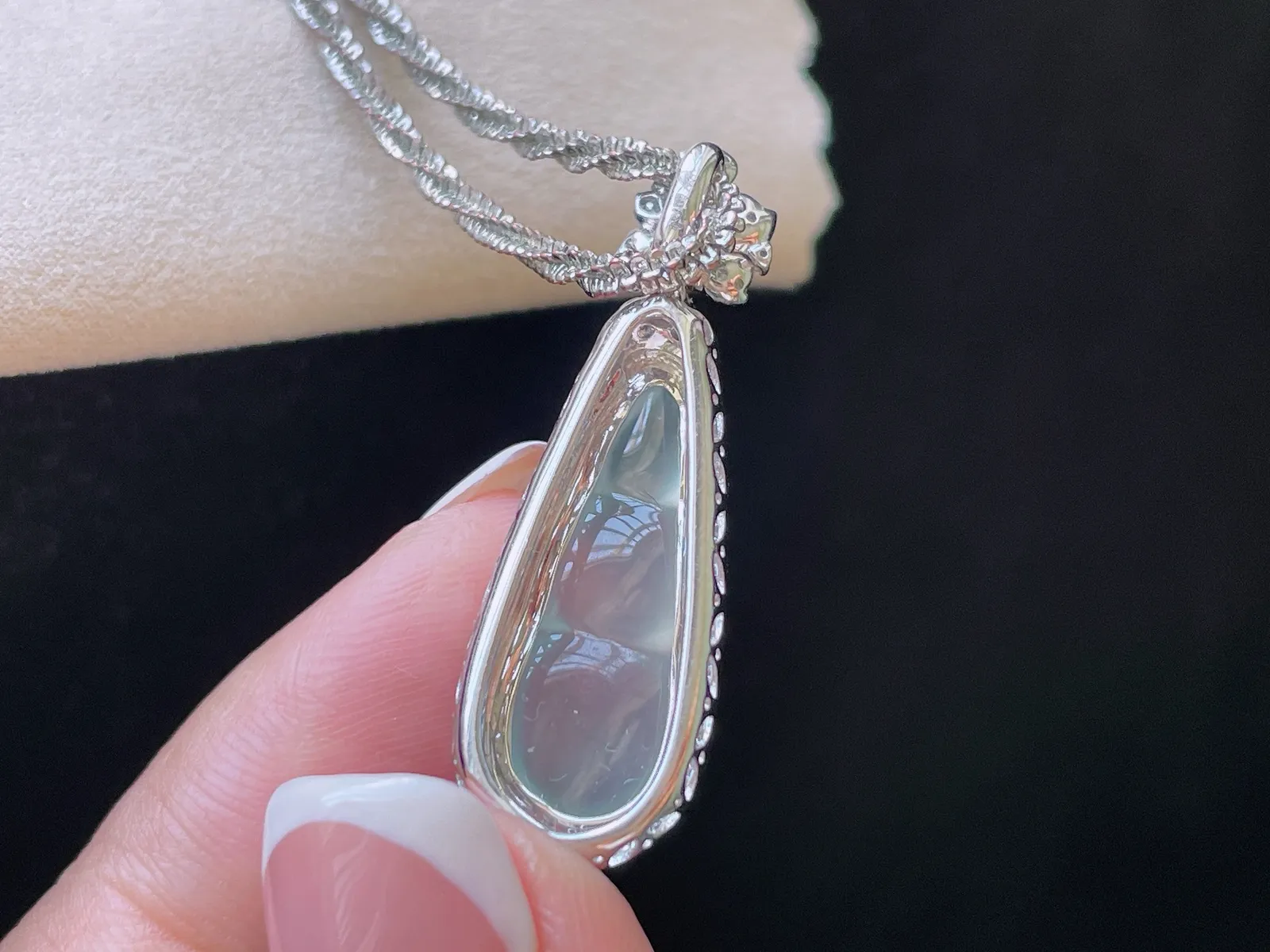 18K 冰种·福豆

整33.2-10.7-8
裸22-9.1-3.6