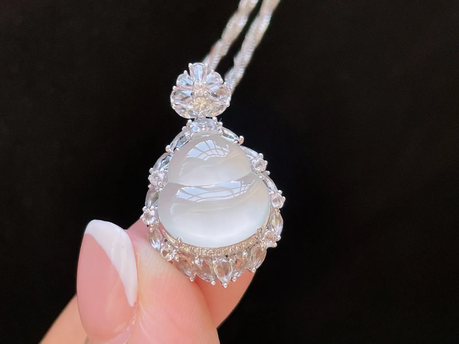 18K 冰种·葫芦

整26.7-16.5-8.4
裸13-12.5-3