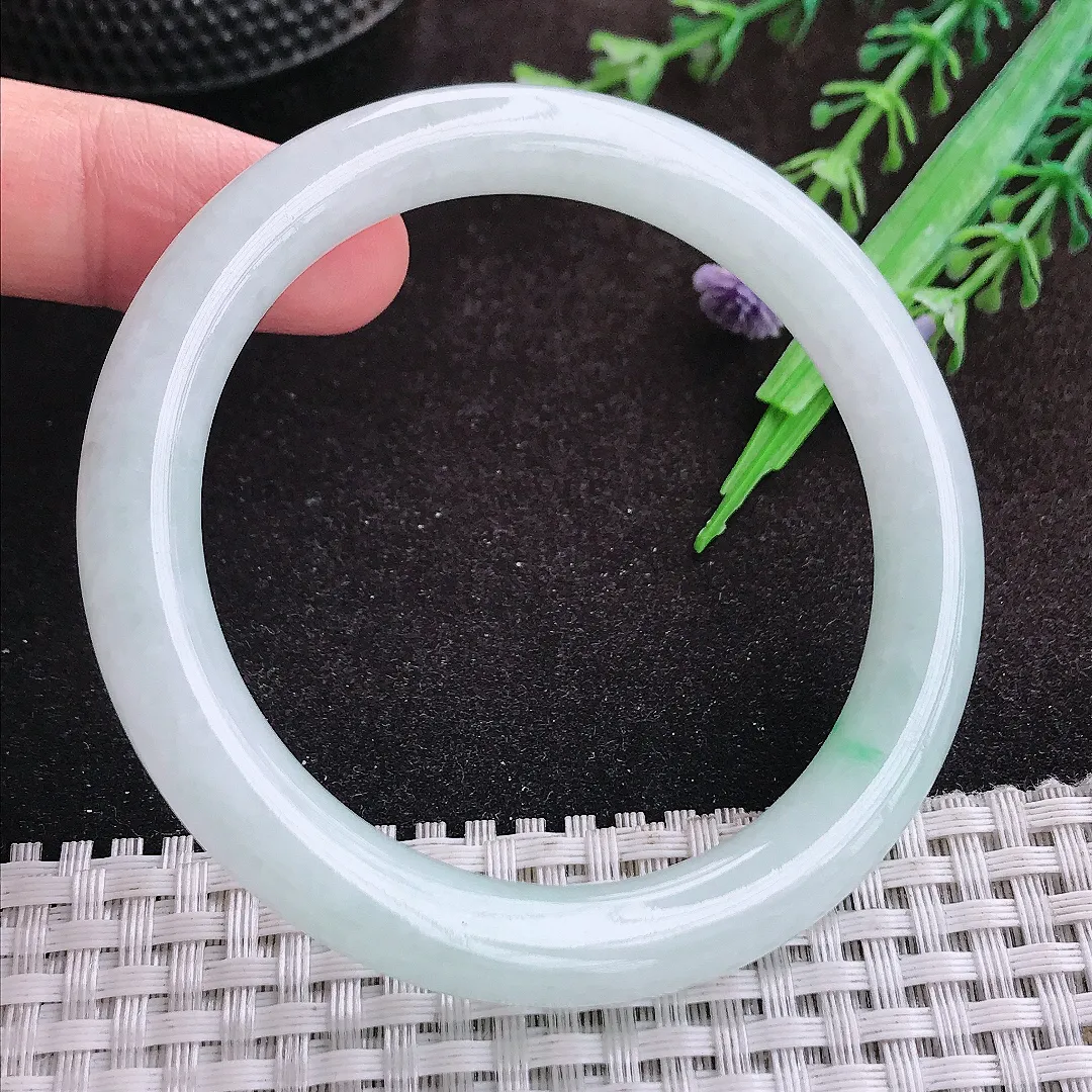 自然光55/8.9/8.6老坑秀气冰润飘绿圆条手镯翡翠玉镯手环