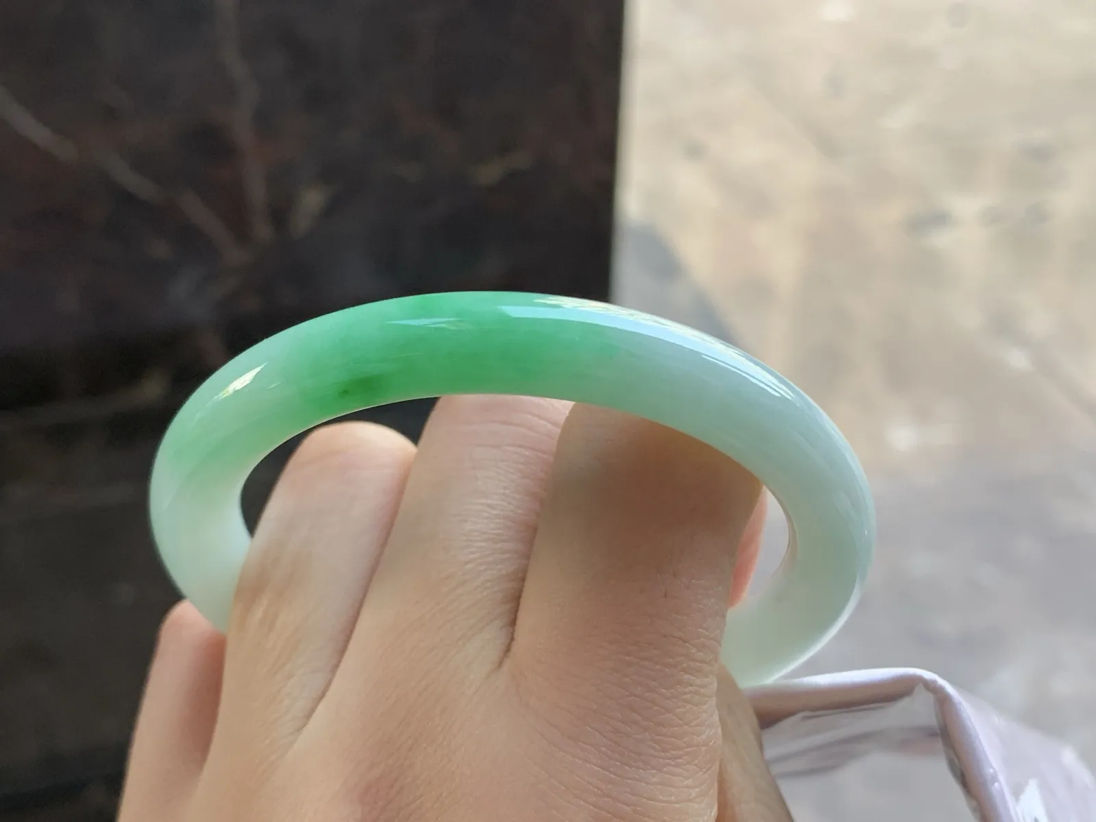 54.5-8.6

带色细条^_^色阳 玉质温润