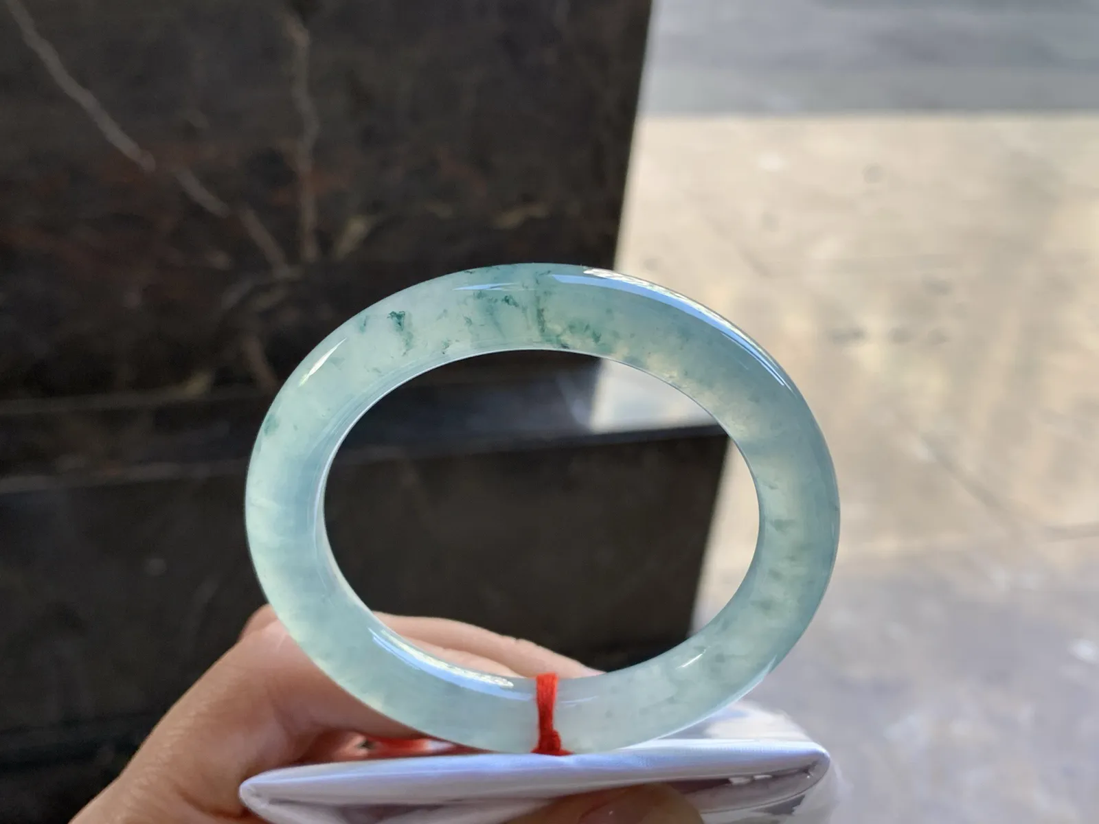 55-9.7

冰蓝花圆条手镯^_^透亮 飘花灵韵