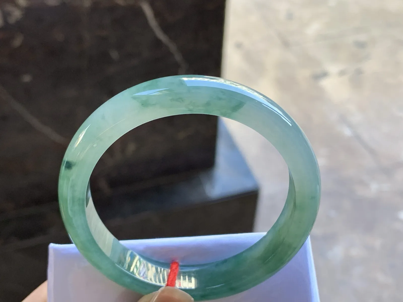 55-12-7.8

油青飘花手镯^_^冰透起光