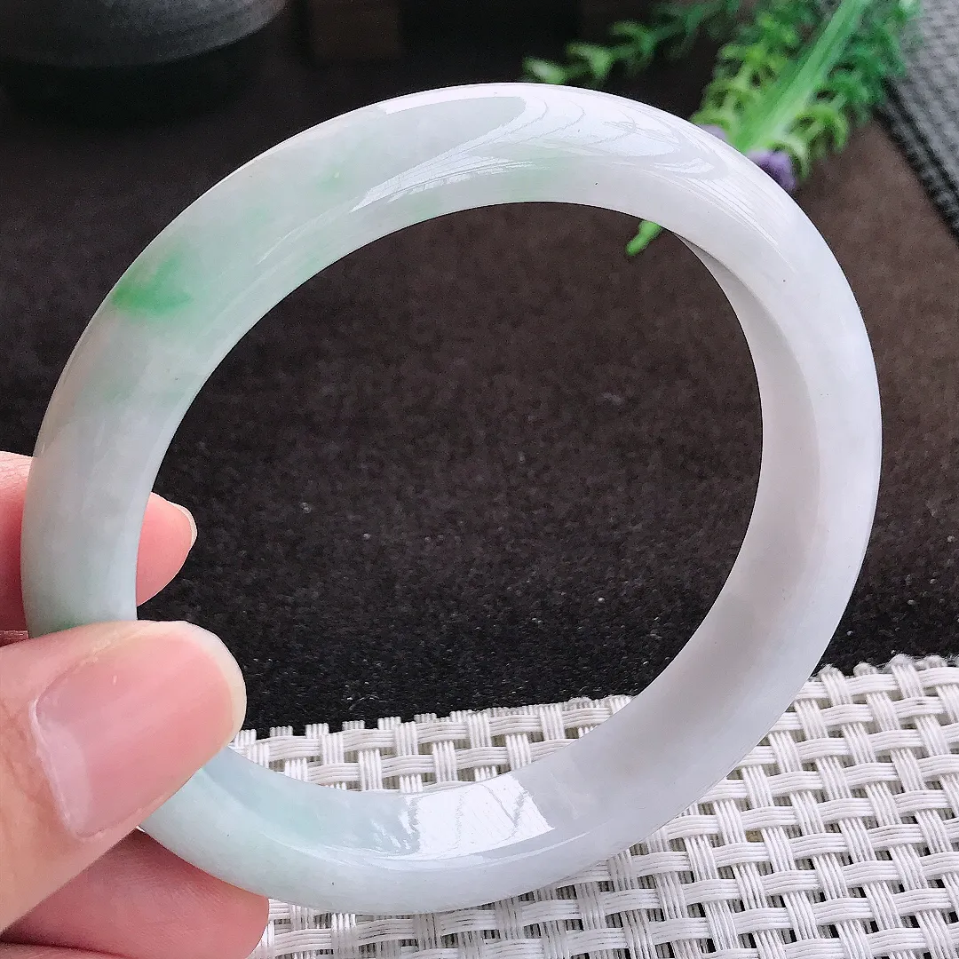 自然光64/12.8/8.8老坑精美温润飘阳绿大圈口手镯宽边翡翠玉镯手环