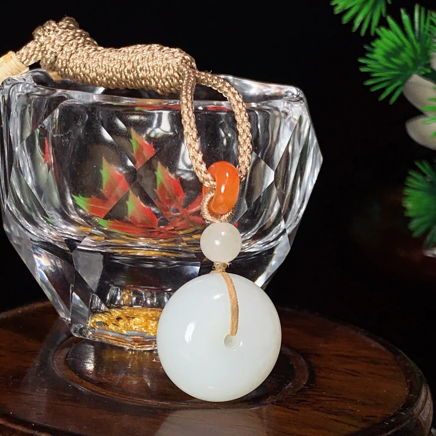 新疆和田玉羊脂白平安扣挂件。尺寸22/12！白度一级。无裂无杂 玉质细腻油润 底色纯净 脂粉好，品质好。lt251027